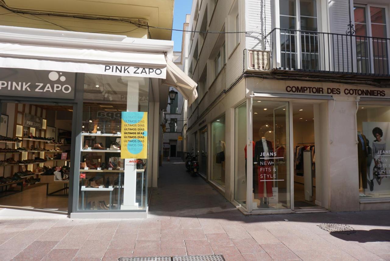 2e Stylish Bright Downtown Azofaifo