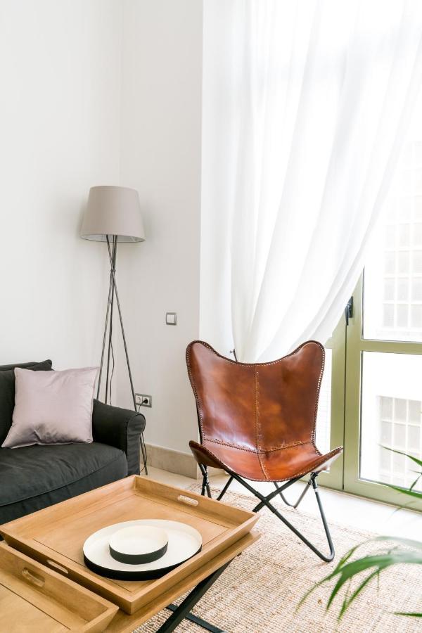 2e Stylish Bright Downtown Azofaifo Appartement